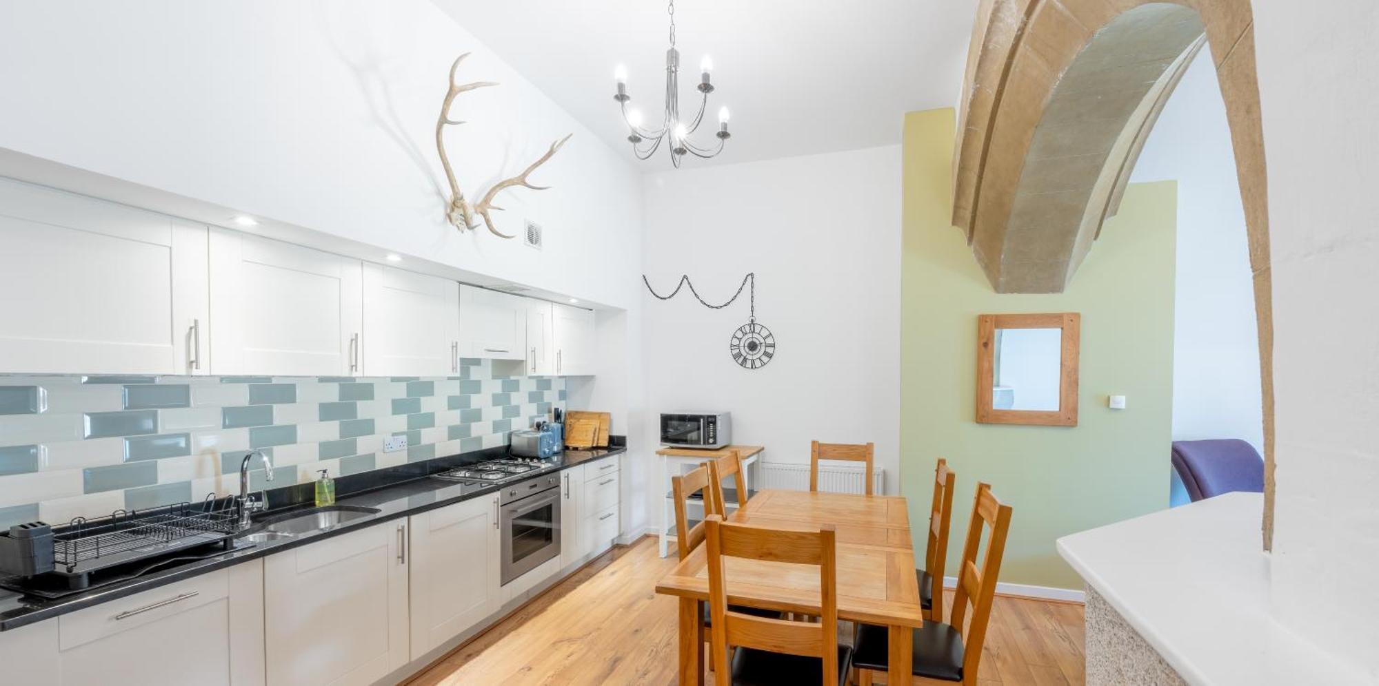 פורט אוגוסטוס Abbey Church Upper North Aisle Luxury Self Catering 2 Bedroom Apartments מראה חיצוני תמונה