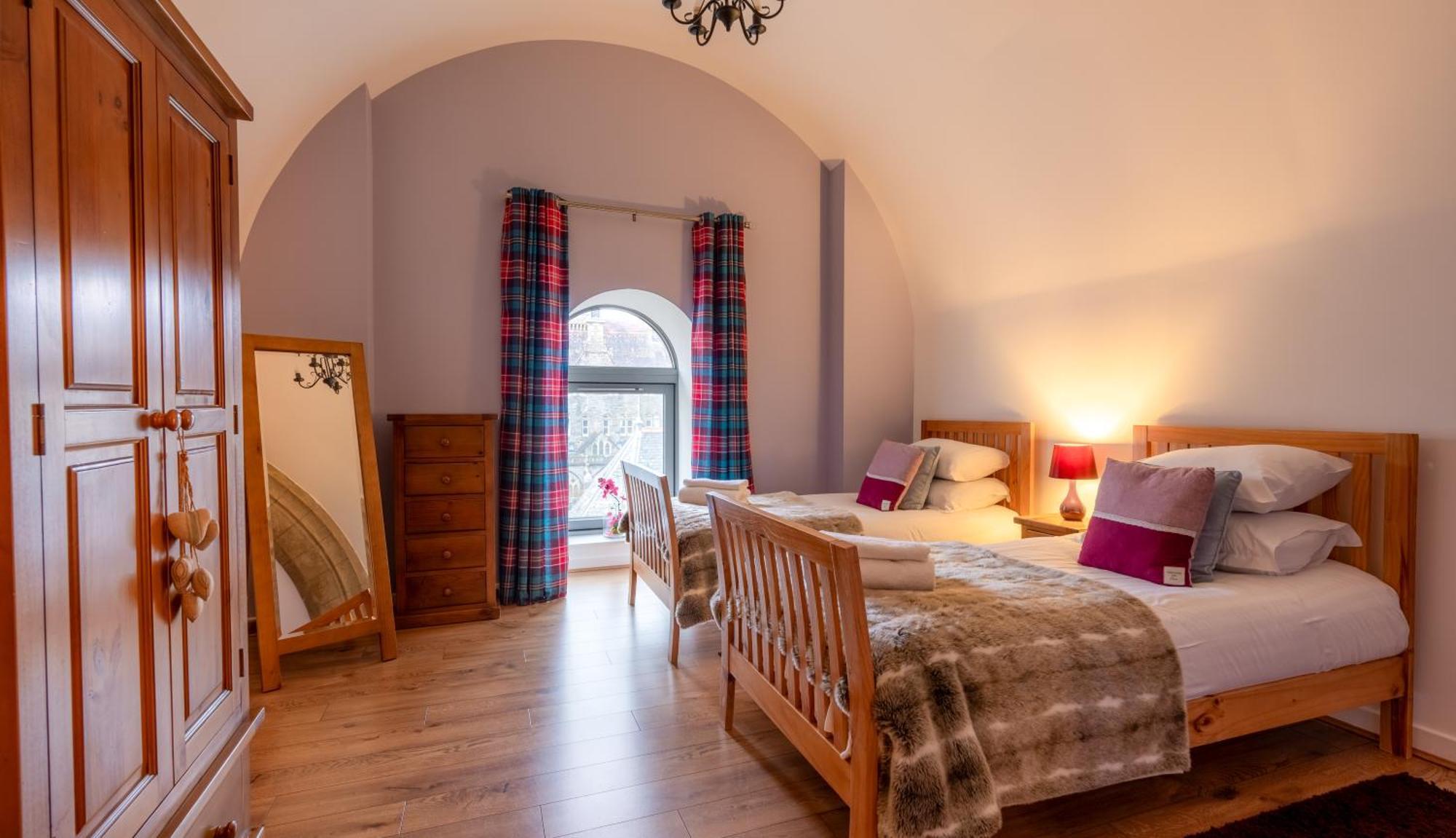 פורט אוגוסטוס Abbey Church Upper North Aisle Luxury Self Catering 2 Bedroom Apartments מראה חיצוני תמונה