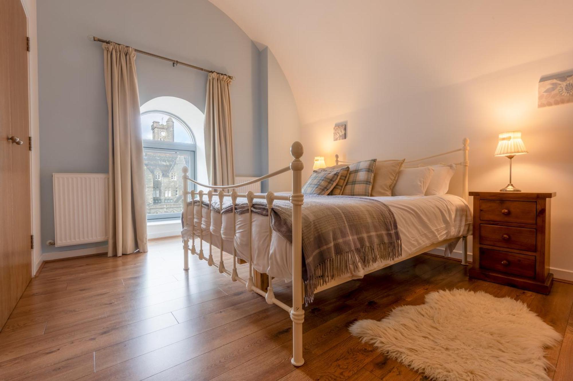 פורט אוגוסטוס Abbey Church Upper North Aisle Luxury Self Catering 2 Bedroom Apartments מראה חיצוני תמונה