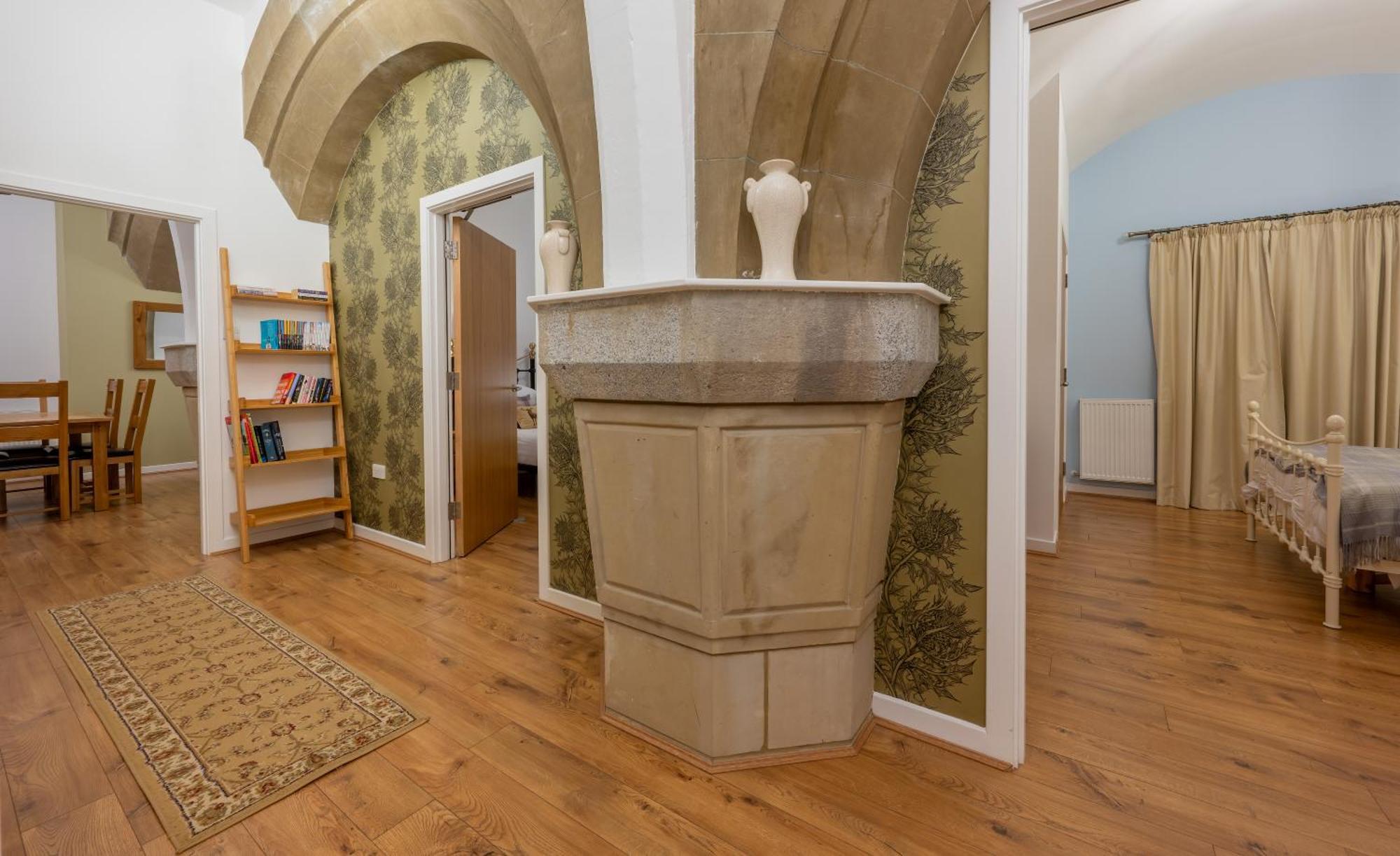 פורט אוגוסטוס Abbey Church Upper North Aisle Luxury Self Catering 2 Bedroom Apartments מראה חיצוני תמונה